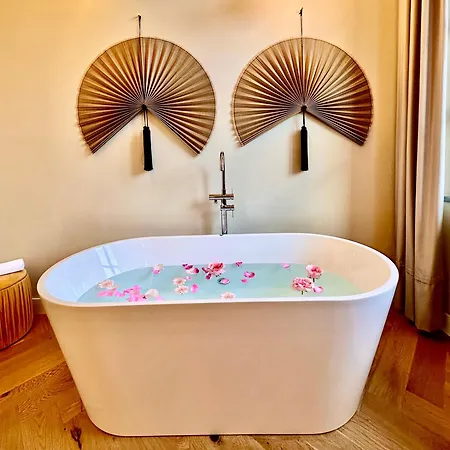 Renascentia In - Adults Only